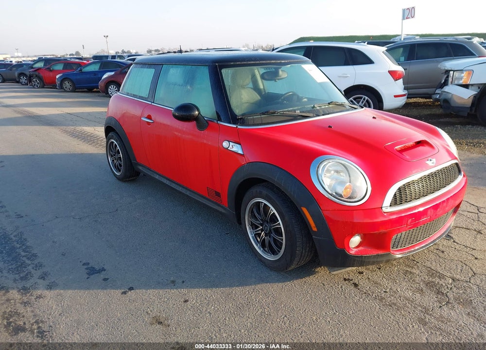 2007 MINI COOPER S VIN: WMWMF73567TT80631
