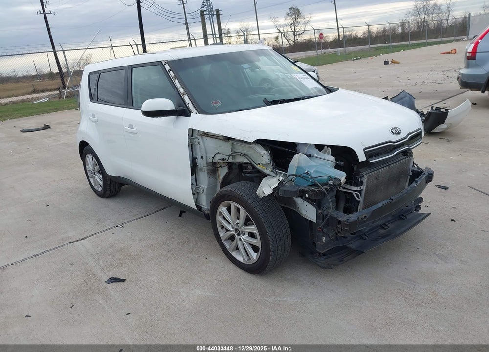 2018 KIA SOUL + VIN: KNDJP3A54J7898025
