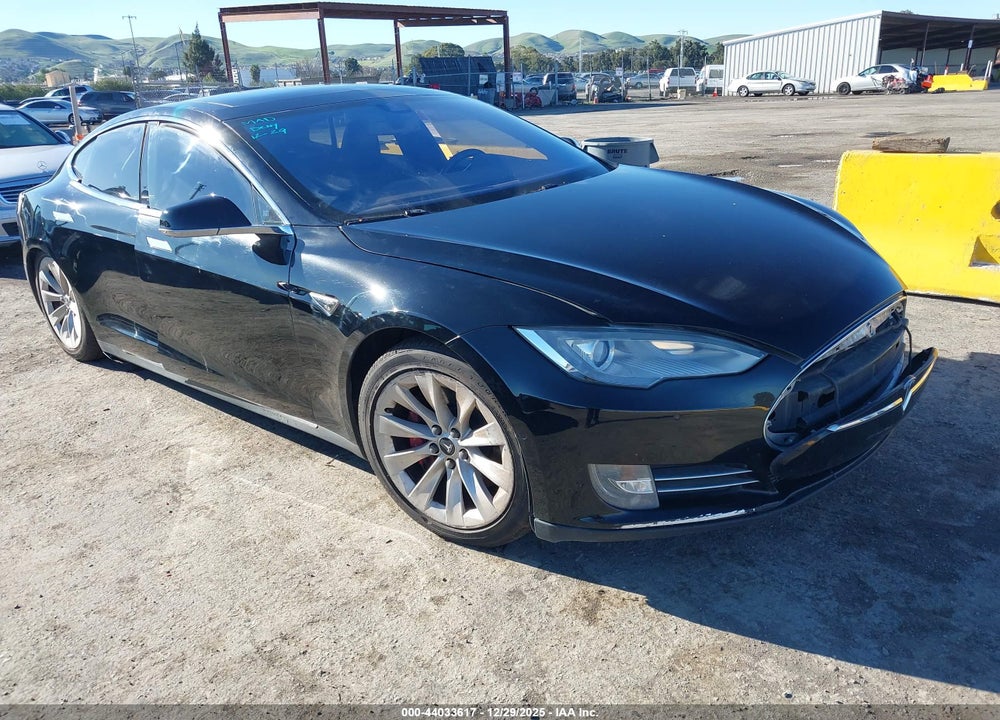 2015 TESLA MODEL S 85D/P85D VIN: 5YJSA1H49FF081609