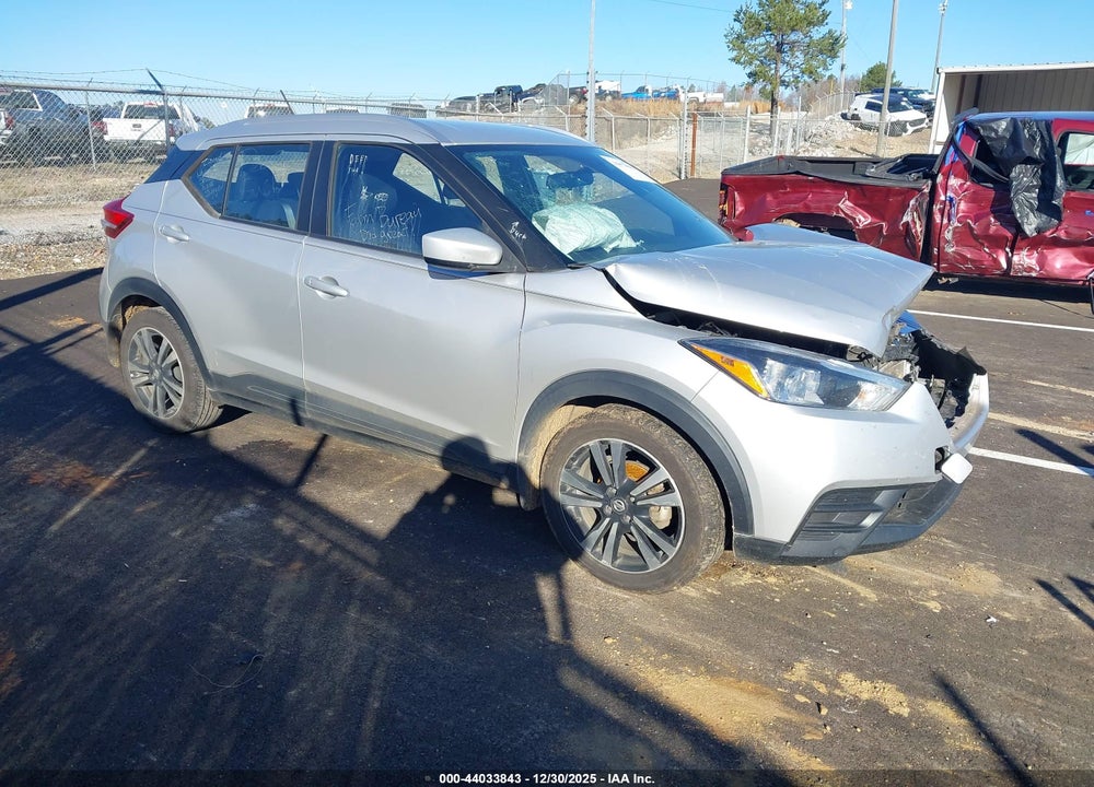 2018 NISSAN KICKS SV VIN: 3N1CP5CU1JL531123