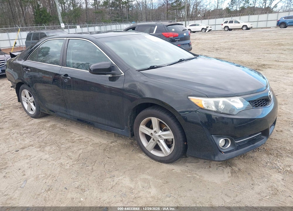 2014 TOYOTA CAMRY SE VIN: 4T1BF1FK1EU464237