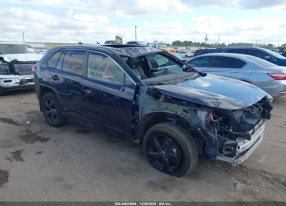 2020 TOYOTA RAV4 HYBRID XSE VIN: 2T3EWRFV2LW098315