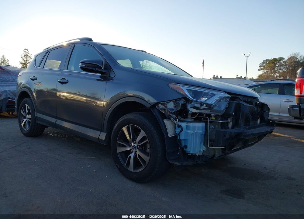 2018 TOYOTA RAV4 XLE VIN: 2T3WFREV0JW497291