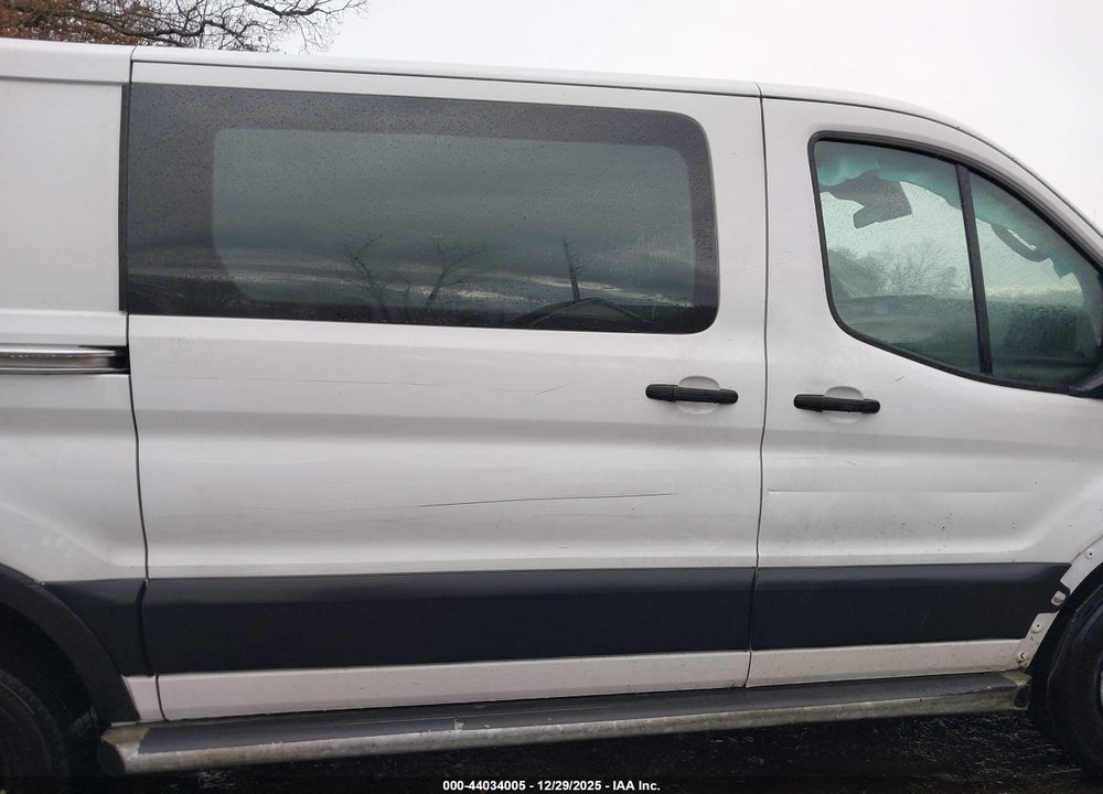 2022 FORD TRANSIT-250 VIN: 1FTBR1Y89NKA15218