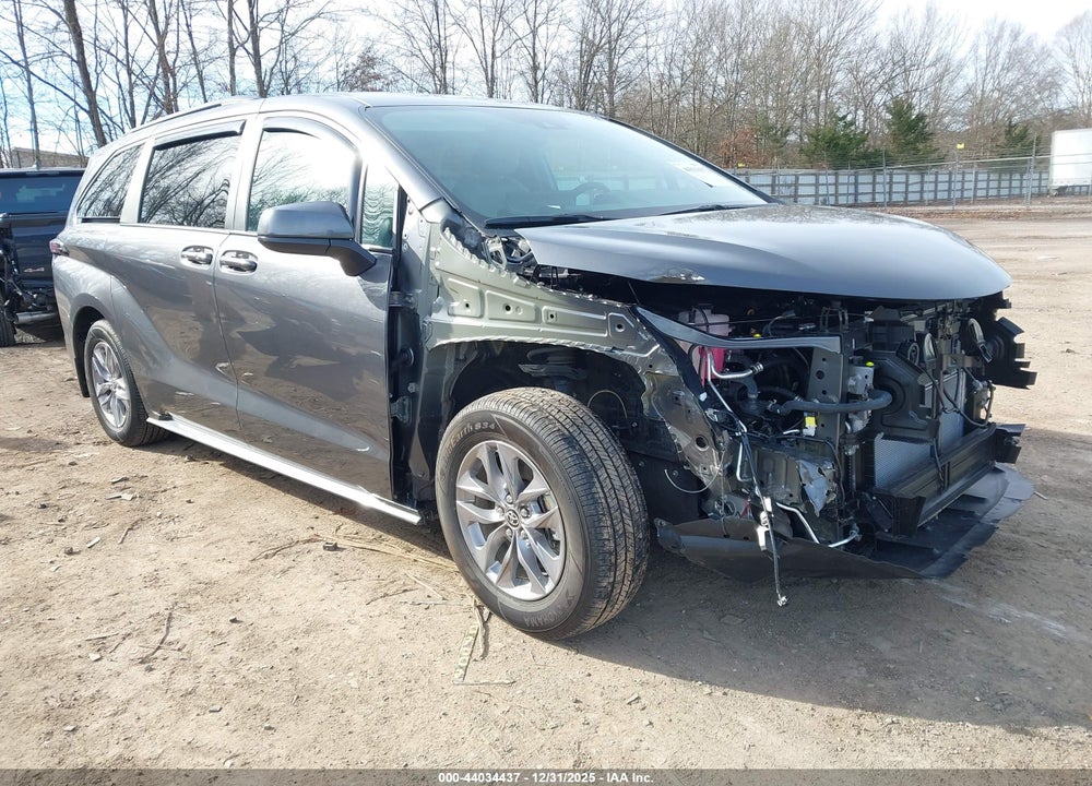 2025 TOYOTA SIENNA LE VIN: 5TDKSKFC9SS184757