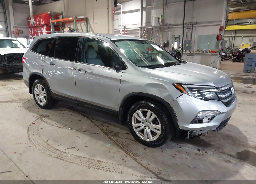 2018 HONDA PILOT LX VIN: 5FNYF6H15JB034603