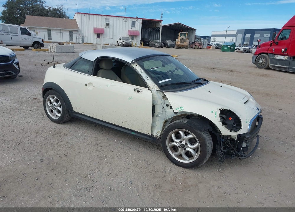2012 MINI COOPER S VIN: WMWSX3C53CT408070