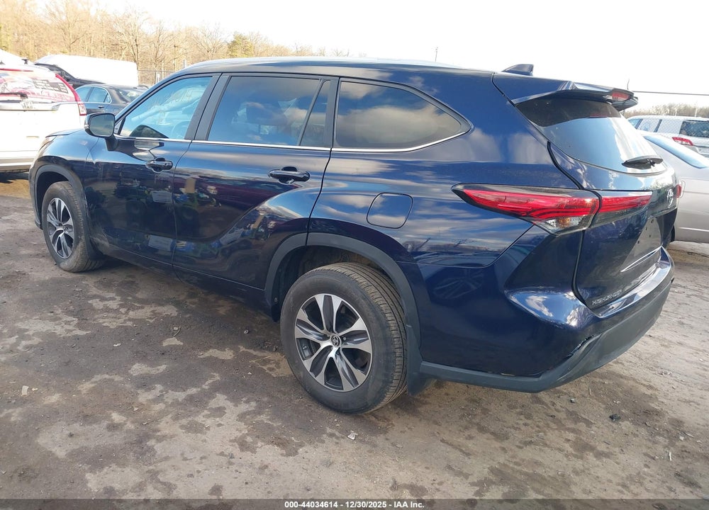 2023 TOYOTA HIGHLANDER XLE VIN: 5TDKDRBH6PS026520