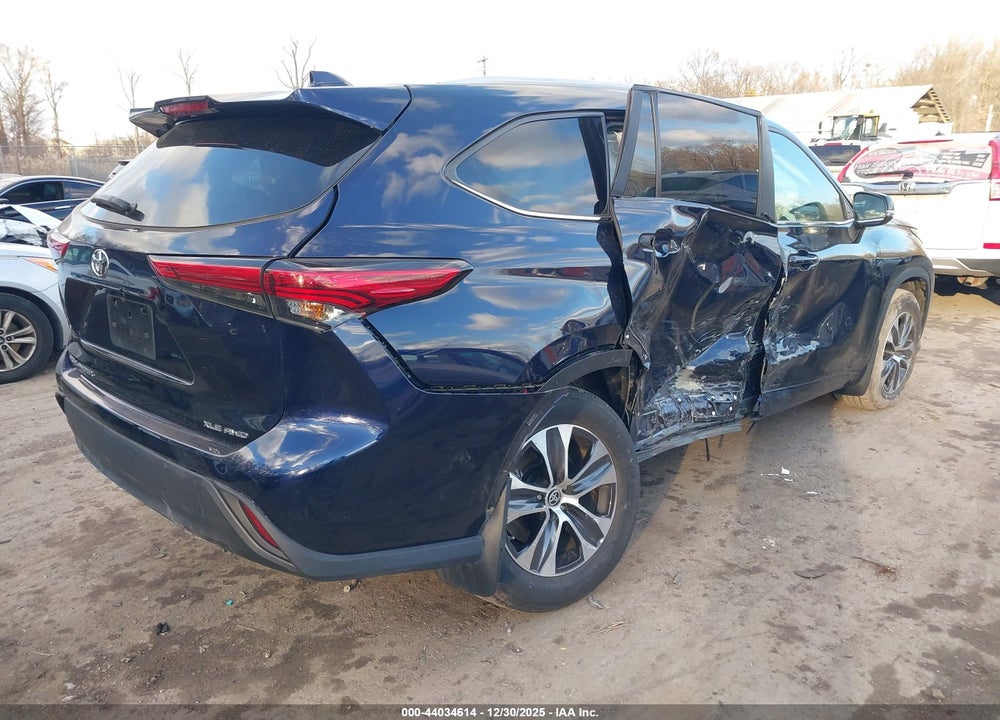 2023 TOYOTA HIGHLANDER XLE VIN: 5TDKDRBH6PS026520