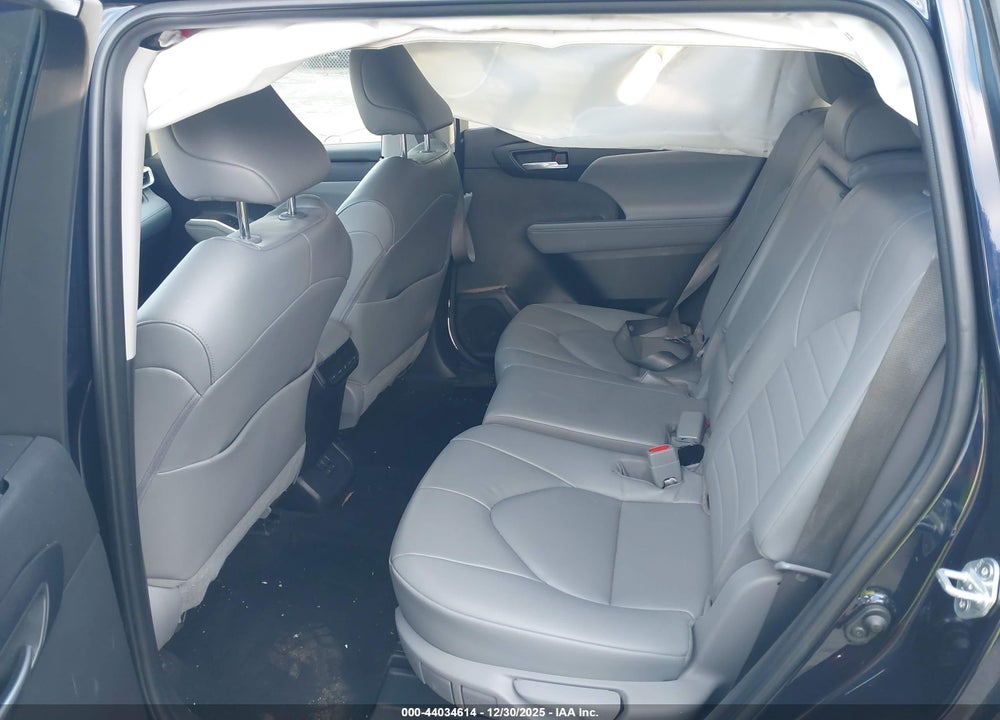 2023 TOYOTA HIGHLANDER XLE VIN: 5TDKDRBH6PS026520