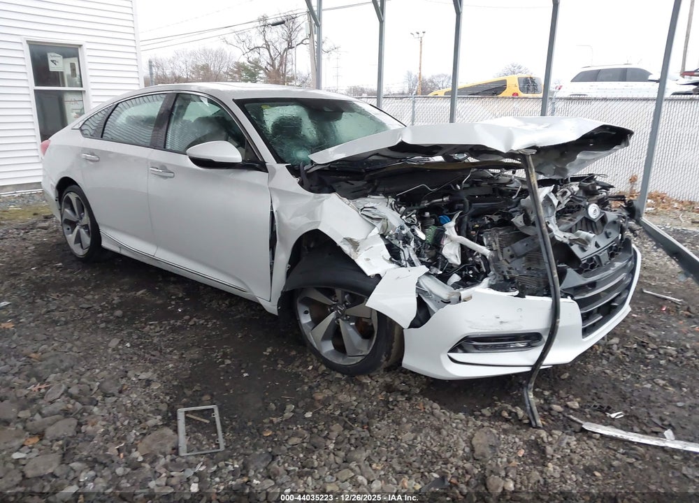 2018 HONDA ACCORD TOURING 2.0T VIN: 1HGCV2F99JA005811