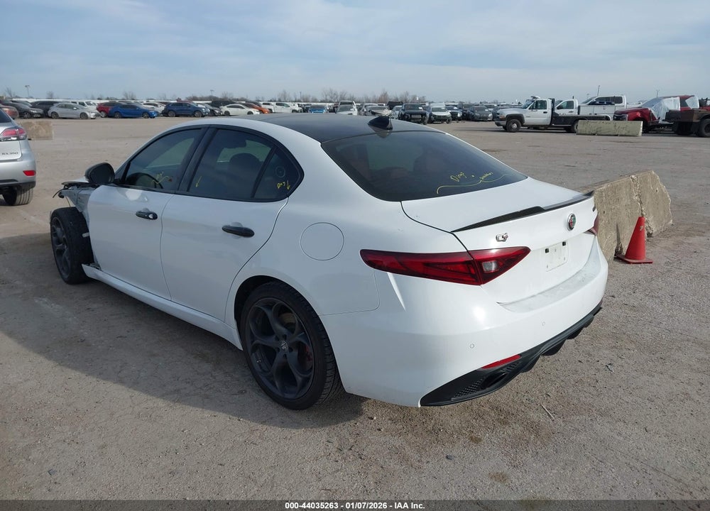 2019 ALFA ROMEO GIULIA TI SPORT AWD VIN: ZARFANBN2K7618496