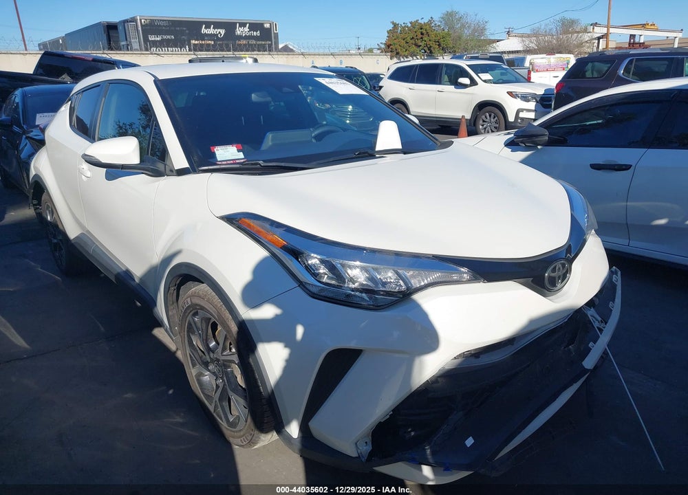 2021 TOYOTA C-HR XLE VIN: JTNKHMBX1M1118167