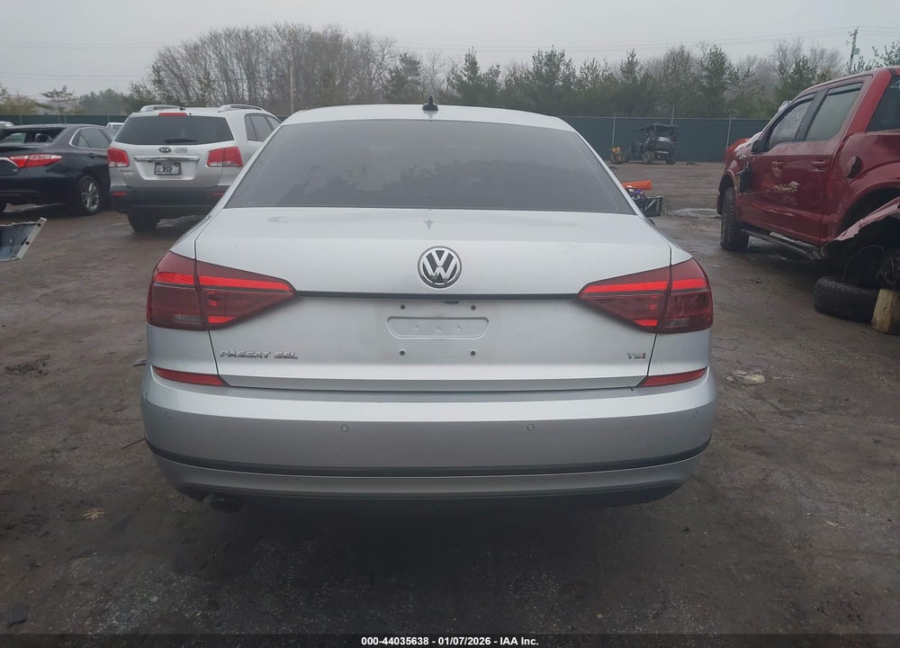 2017 VOLKSWAGEN PASSAT 1.8T SEL PREMIUM VIN: 1VWCT7A30HC038583