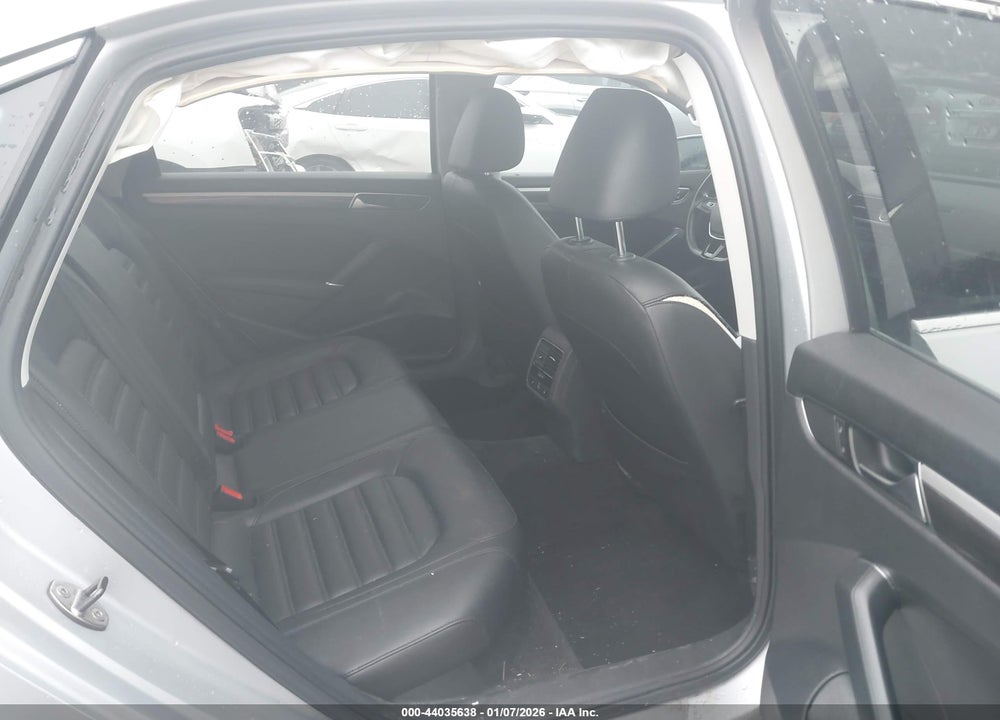 2017 VOLKSWAGEN PASSAT 1.8T SEL PREMIUM VIN: 1VWCT7A30HC038583