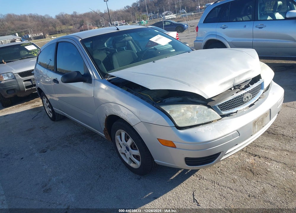 2005 FORD FOCUS ZX3 VIN: 3FAFP31N55R146893
