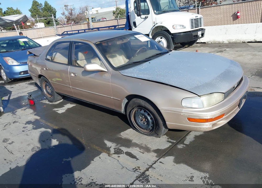 1994 TOYOTA CAMRY LE VIN: JT2SK12E0R0251401