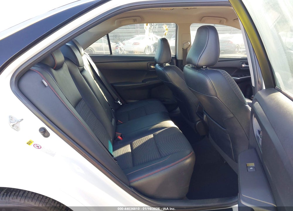 2015 TOYOTA CAMRY SE VIN: 4T1BF1FK4FU090711