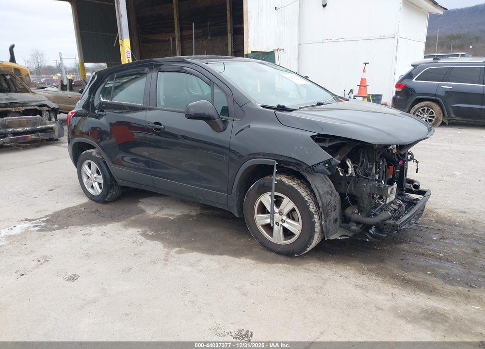 2018 CHEVROLET TRAX LS VIN: 3GNCJNSB8JL240656