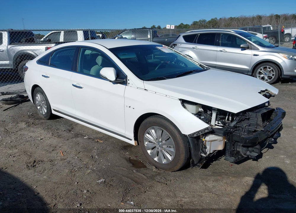 2017 HYUNDAI SONATA HYBRID SE VIN: KMHE24L31HA065163