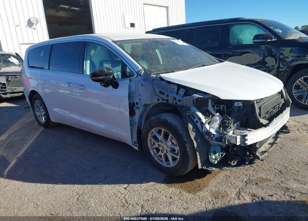 2024 CHRYSLER PACIFICA TOURING L VIN: 2C4RC1BG8RR107069