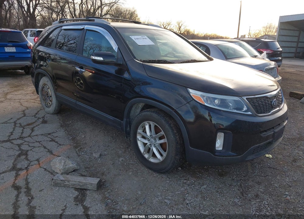 2014 KIA SORENTO LX VIN: 5XYKT3A69EG509350