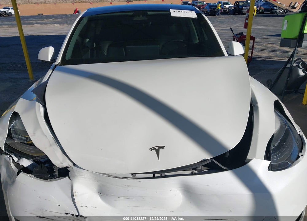 2021 TESLA MODEL Y LONG RANGE DUAL MOTOR ALL-WHEEL DRIVE VIN: 5YJYGDEEXMF213412