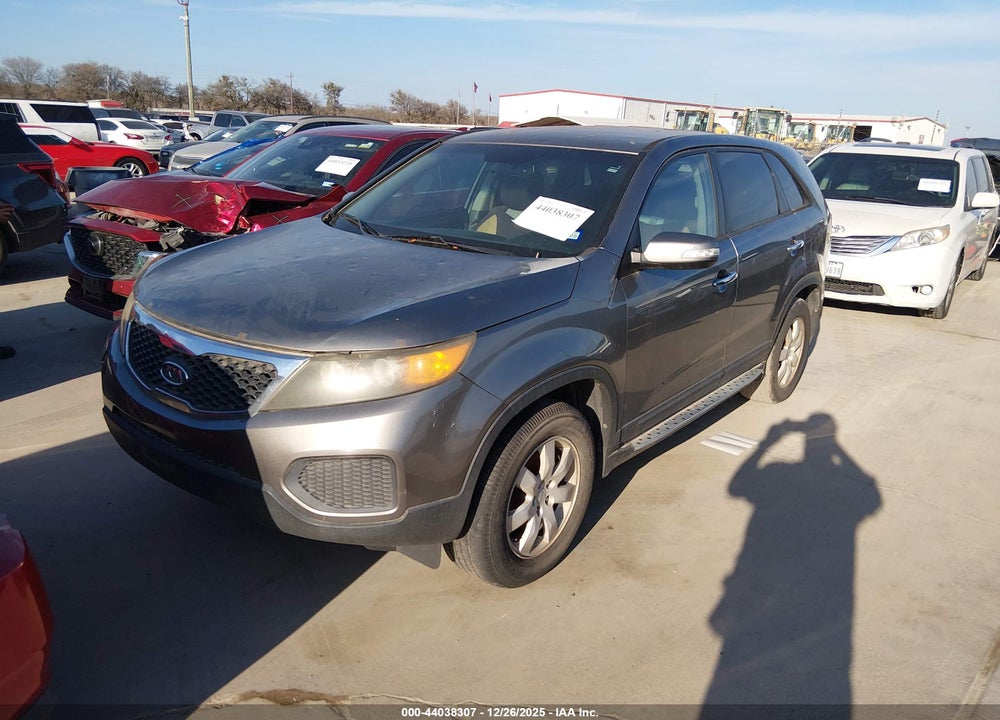 2011 KIA SORENTO LX VIN: 5XYKT3A15BG169548