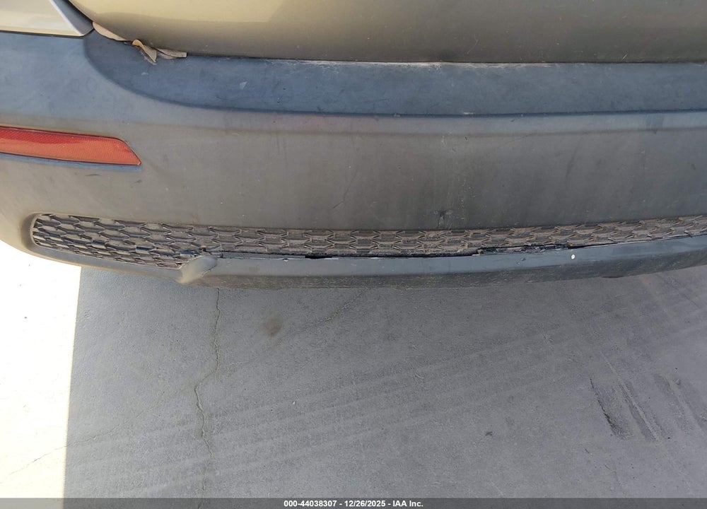 2011 KIA SORENTO LX VIN: 5XYKT3A15BG169548