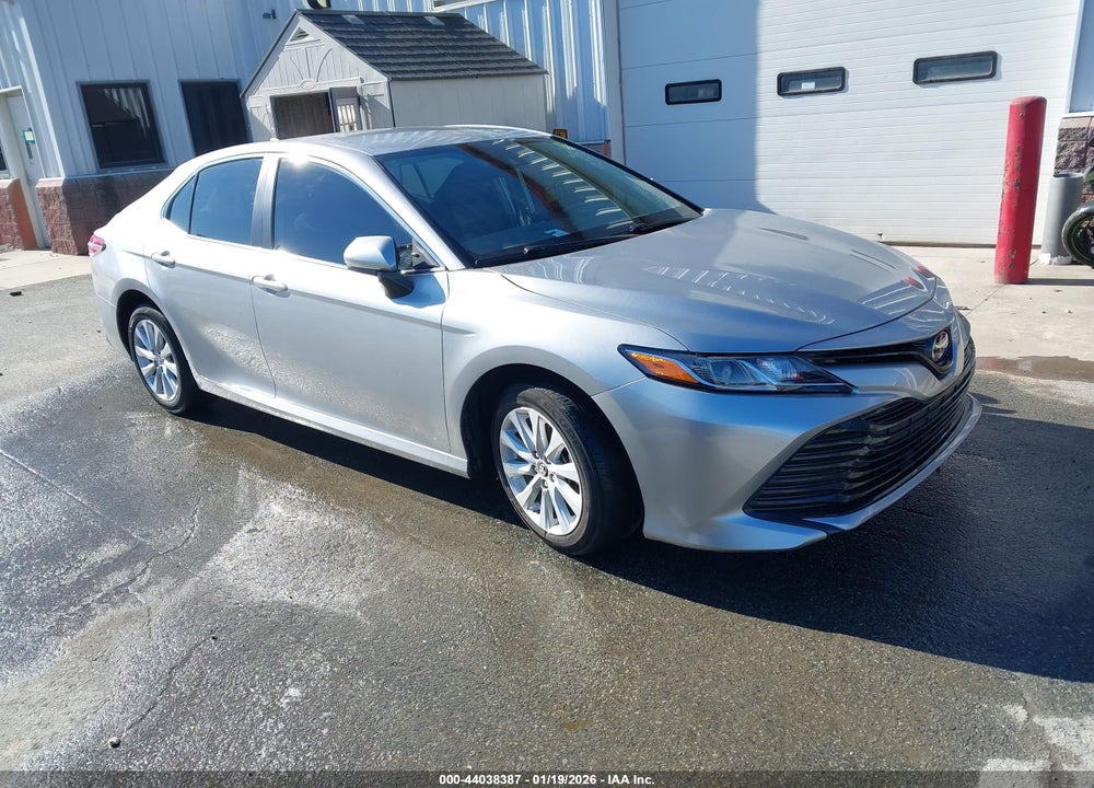 2020 TOYOTA CAMRY LE VIN: 4T1C11AK2LU984406