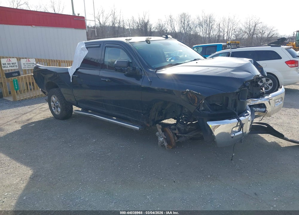 2018 RAM 3500 BIG HORN  4X4 6'4 BOX VIN: 3C63R3DL4JG103905