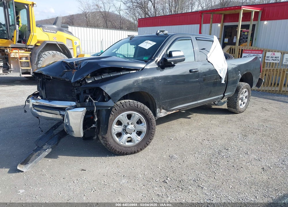 2018 RAM 3500 BIG HORN  4X4 6'4 BOX VIN: 3C63R3DL4JG103905
