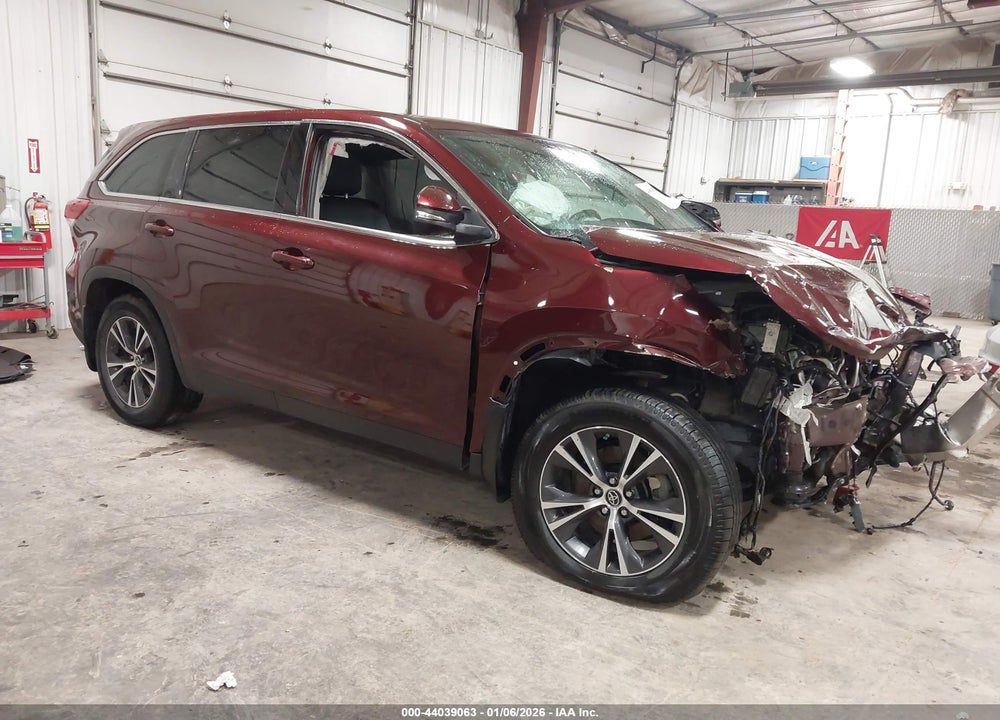 2019 TOYOTA HIGHLANDER LE PLUS VIN: 5TDBZRFH7KS994453
