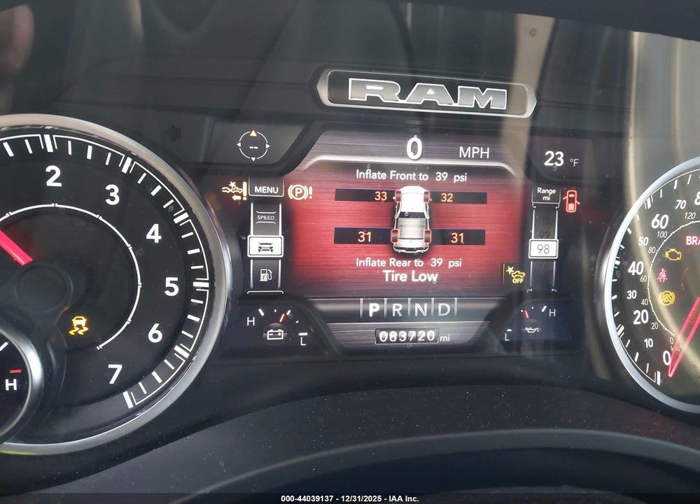 2022 RAM 1500 LAIE  4X4 5'7 BOX VIN: 1C6SRFJT7NN367666