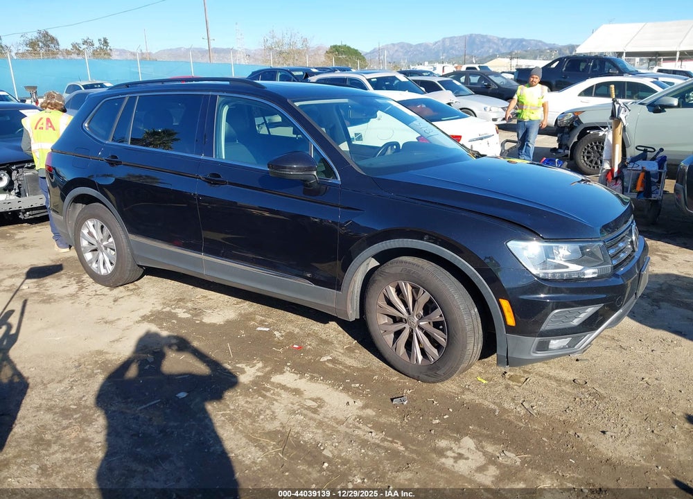 2018 VOLKSWAGEN TIGUAN 2.0T SE/2.0T SEL VIN: 3VV3B7AX3JM010808