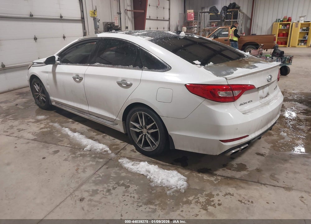 2015 HYUNDAI SONATA SPORT 2.0T VIN: 5NPE34AB7FH084897