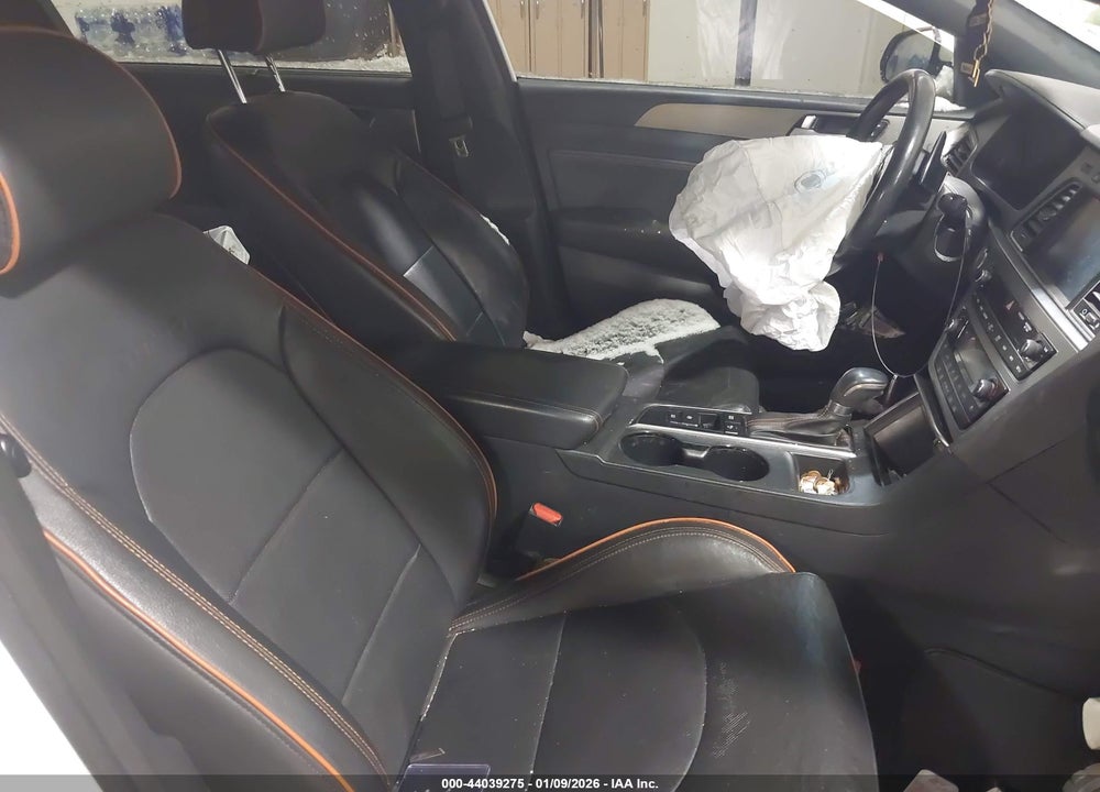 2015 HYUNDAI SONATA SPORT 2.0T VIN: 5NPE34AB7FH084897