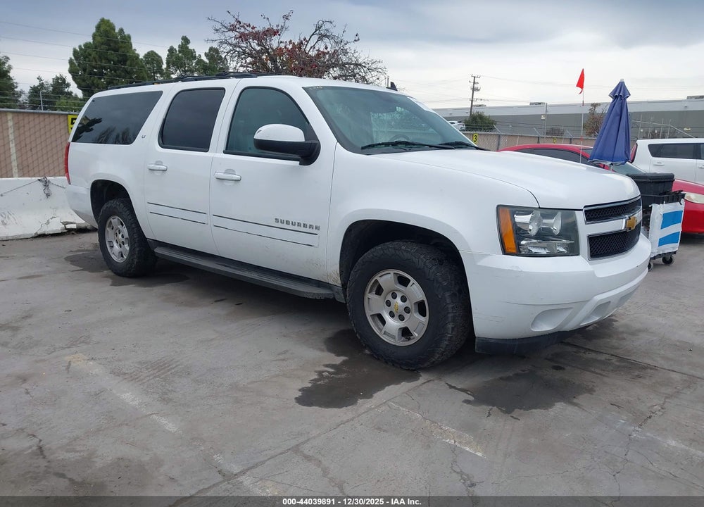 2014 CHEVROLET SUBURBAN 1500 LT VIN: 1GNSKJE72ER242099