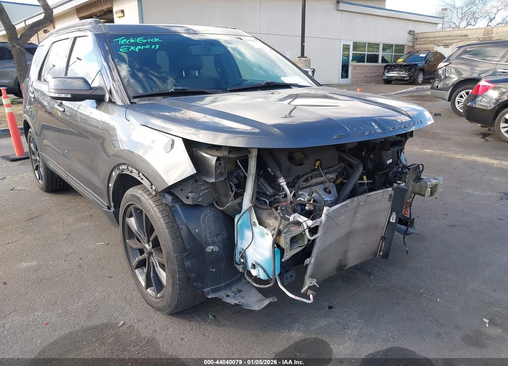 2017 FORD EXPLORER XLT VIN: 1FM5K7D82HGD55355