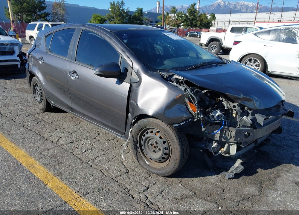 2015 TOYOTA PRIUS C TWO VIN: JTDKDTB30F1579855