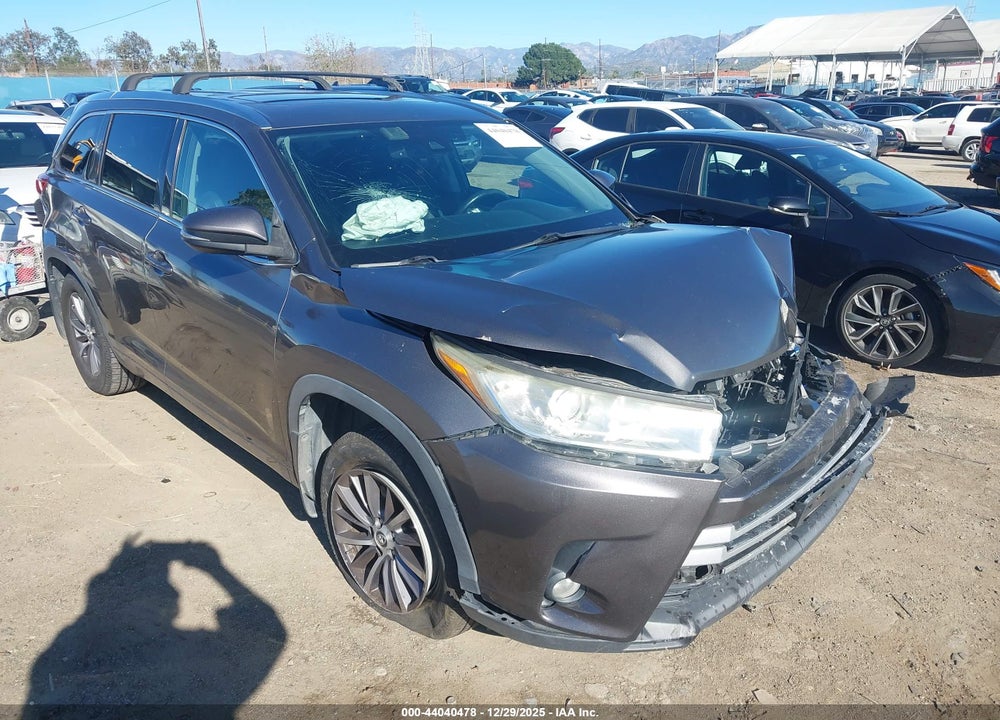 2017 TOYOTA HIGHLANDER XLE VIN: 5TDJZRFH1HS387789