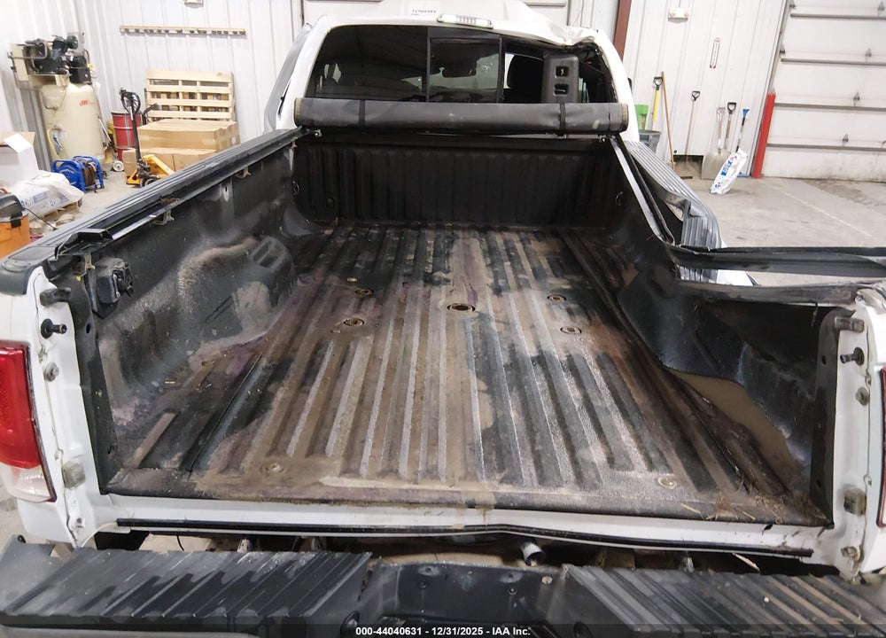 2011 FORD F-350 LARIAT VIN: 1FT8X3B65BEC87956