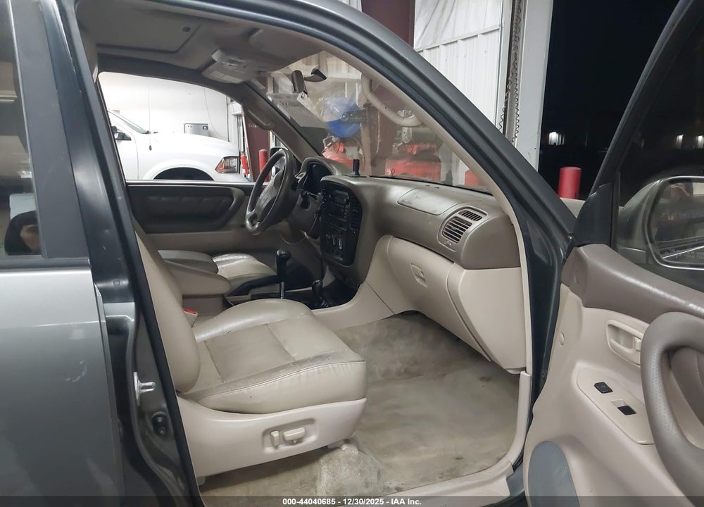 2000 TOYOTA LAND CRUISER VIN: JT3HT05J7Y0096298