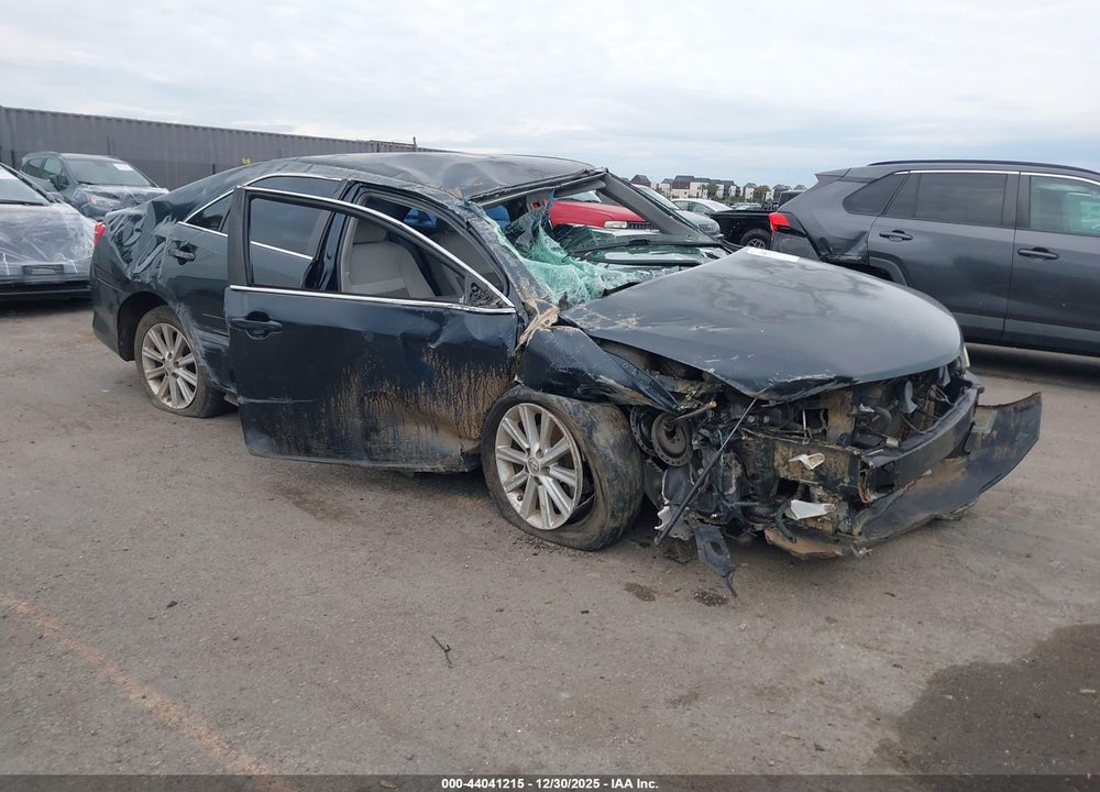 2014 TOYOTA CAMRY HYBRID XLE VIN: 4T1BD1FK1EU121675