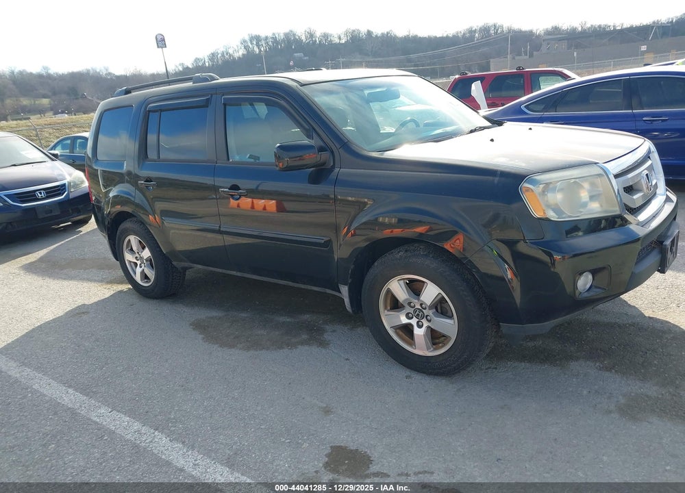 2010 HONDA PILOT EX-L VIN: 5FNYF4H51AB012945