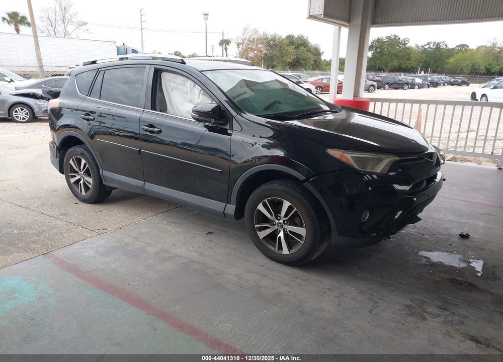 2018 TOYOTA RAV4 XLE VIN: 2T3WFREV6JW468586
