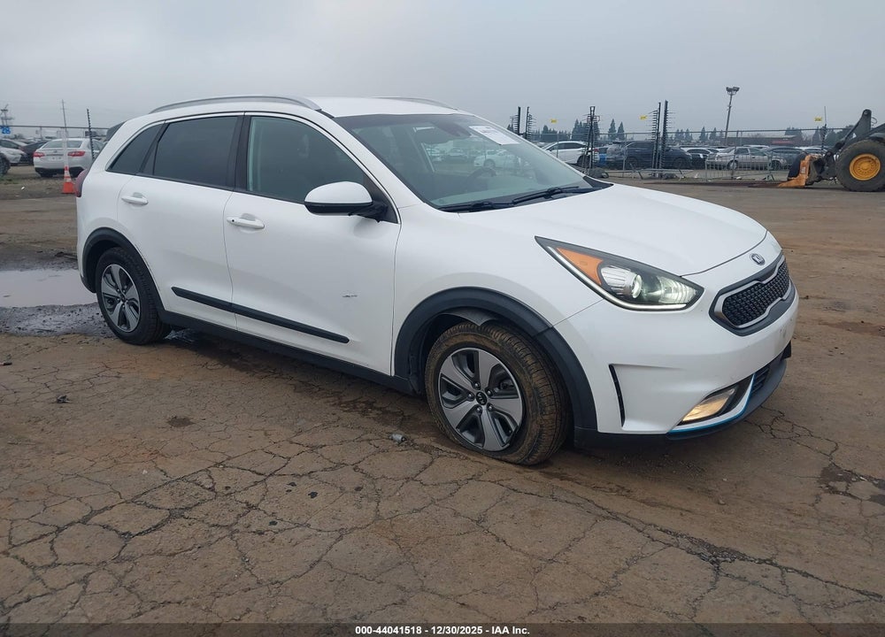 2018 KIA NIRO PLUG-IN HYBRID LX VIN: KNDCM3LD4J5212714