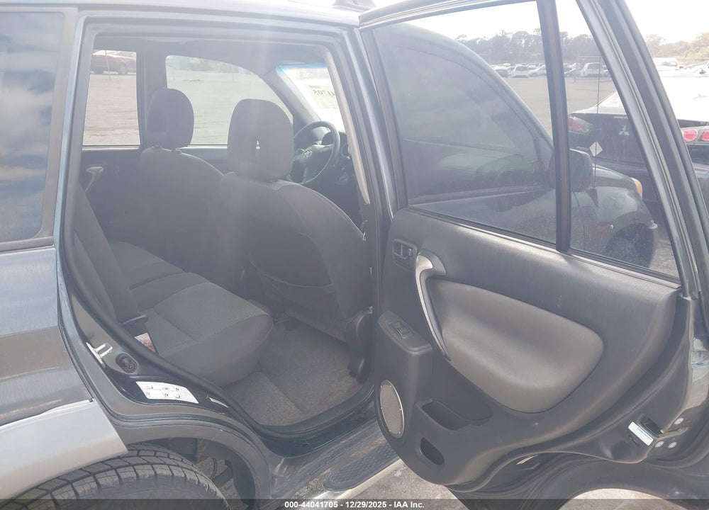 2004 TOYOTA RAV4 VIN: JTEGD20V740023707