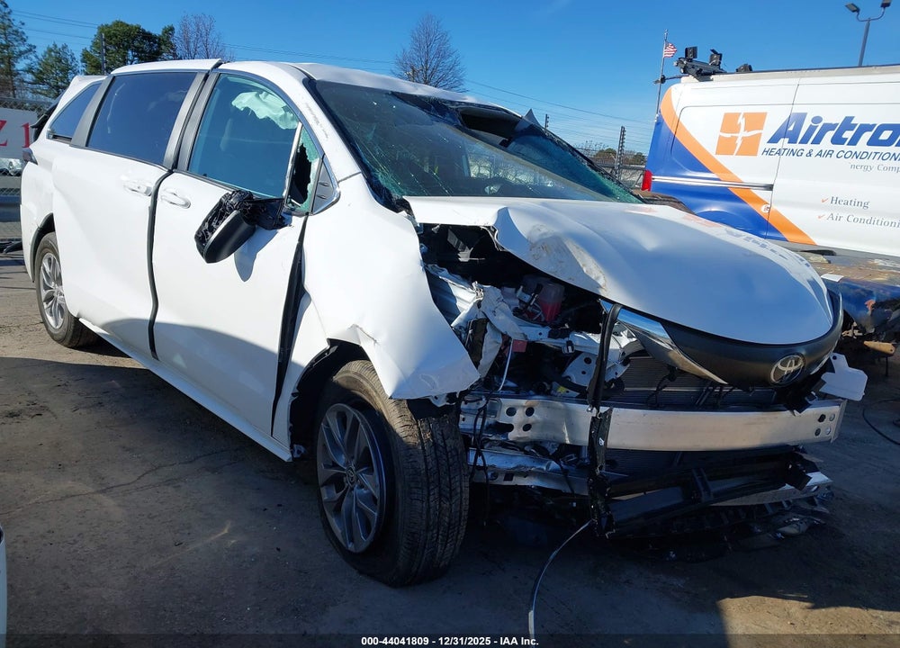 2026 TOYOTA SIENNA VIN: 5TDKSKFC7TS231527