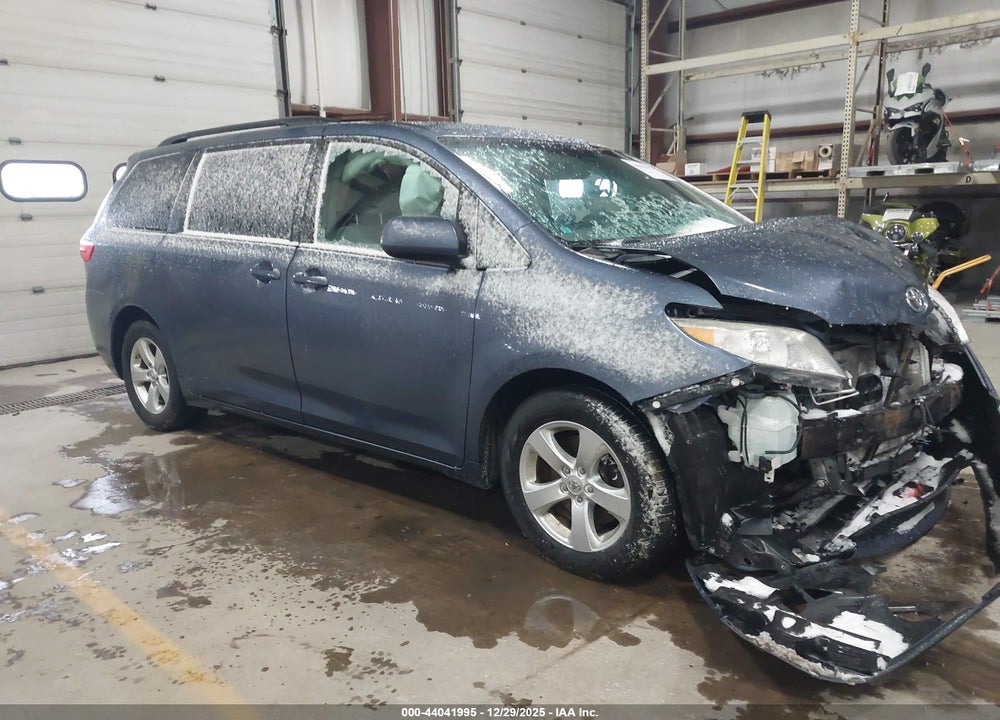 2015 TOYOTA SIENNA LE 8 PASSENGER VIN: 5TDKK3DCXFS599147